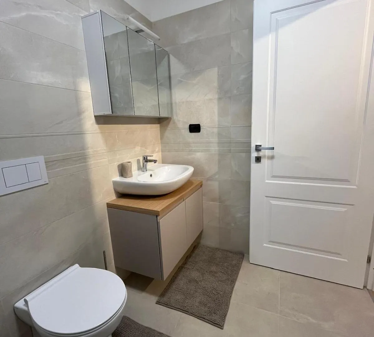 Aurelio Apartment 2 Rome Capital City 0*,